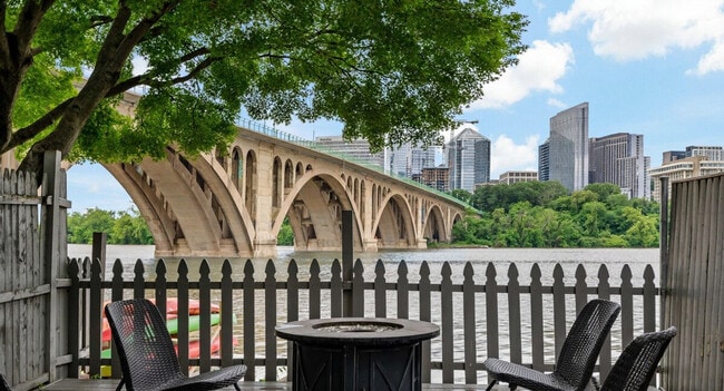 Building Photo - 3590 Water St NW