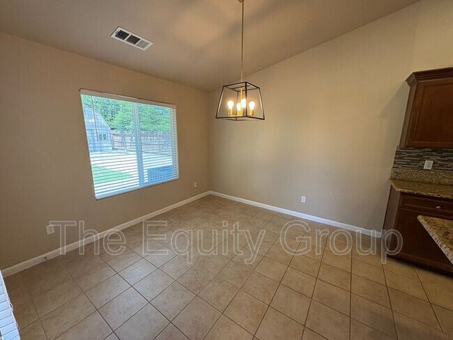 Building Photo - 3316 W Wren Ave