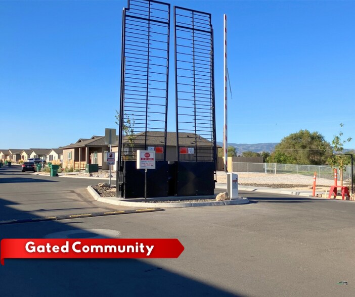 Building Photo - 5360 Crst Cv Dr