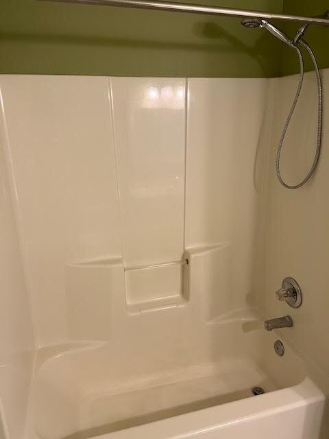 Building Photo - 825 9th Ave W