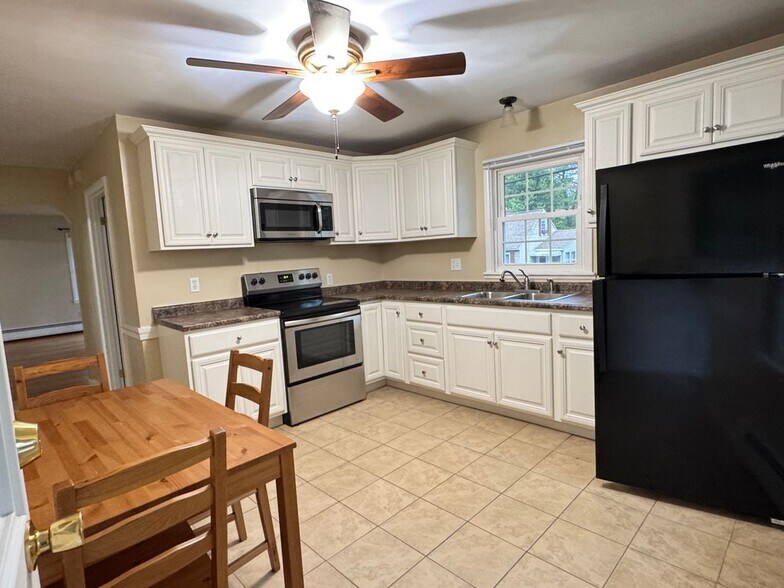 Building Photo - 81 Maurice St