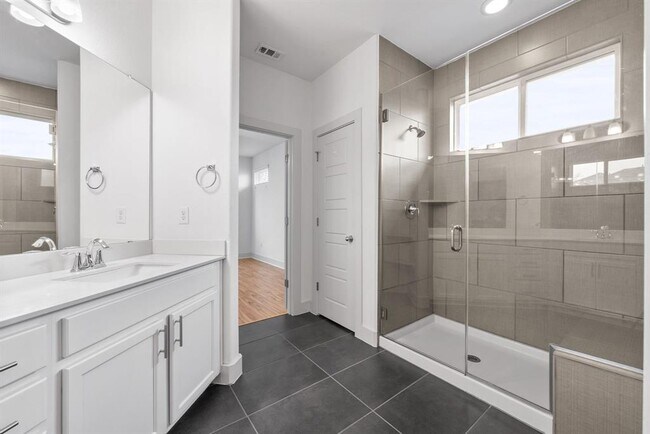 Building Photo - 1501 Homespun Rd