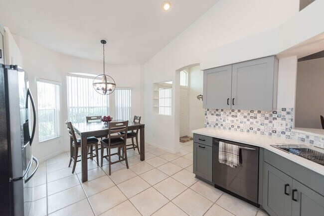 Building Photo - Beautiful Home in Satellite Beach including Lawncare and Community Pool