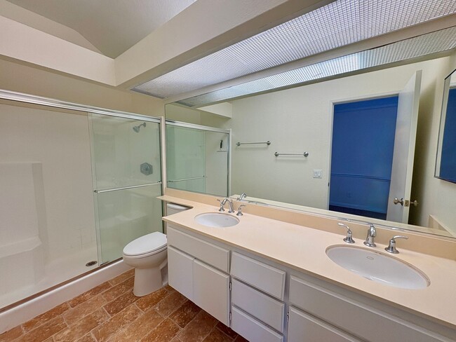 Building Photo - Beautiful Home in Gated Community - Near Beach  - Off Poinsettia Carlsbad