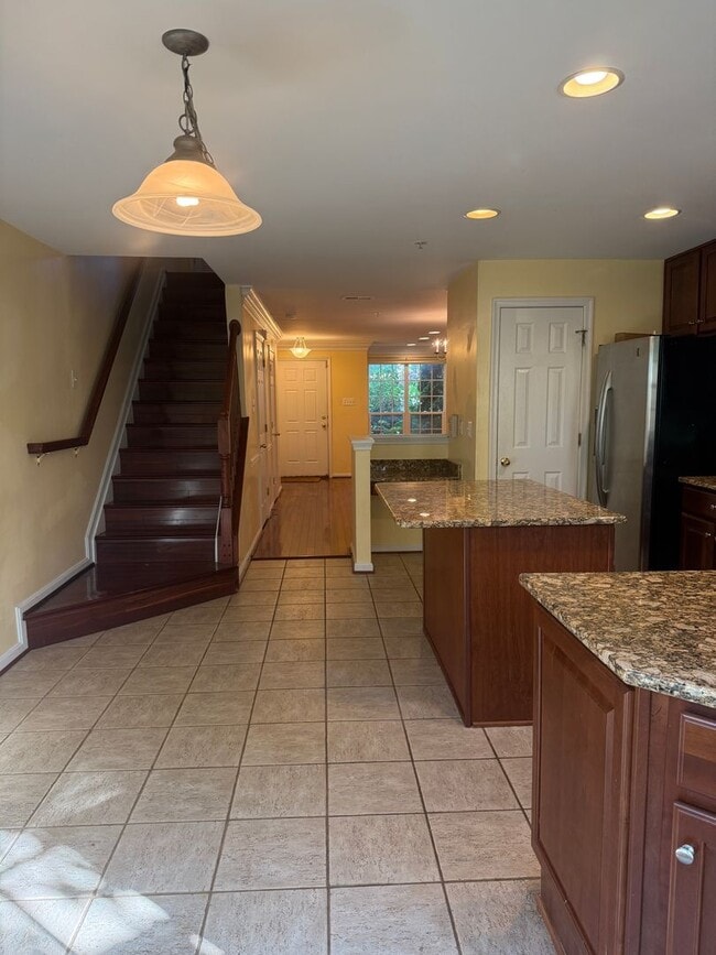 Building Photo - Updated Townhouse in Ballenger Creek