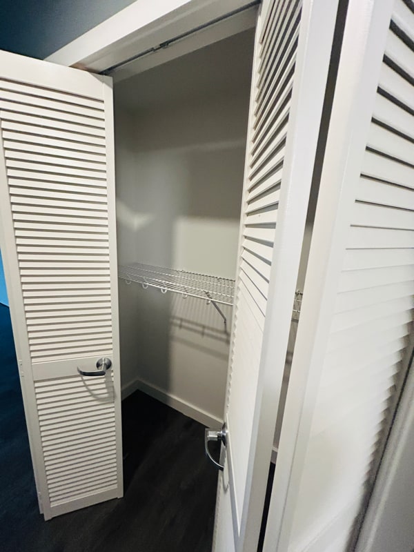 Building Photo - 550 New Holland Ave