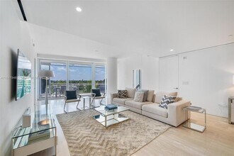Building Photo - 9001 Collins Ave
