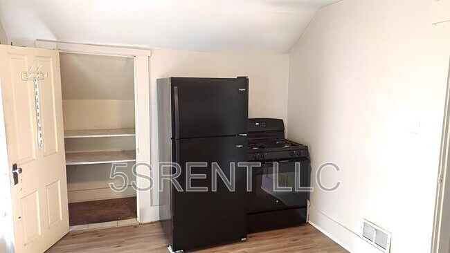 Building Photo - 85 W 2nd St