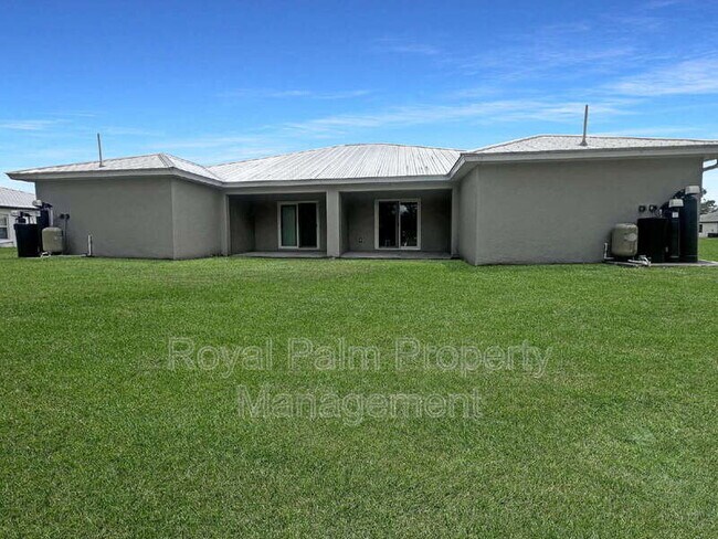 Building Photo - 122 Ivan Ave S