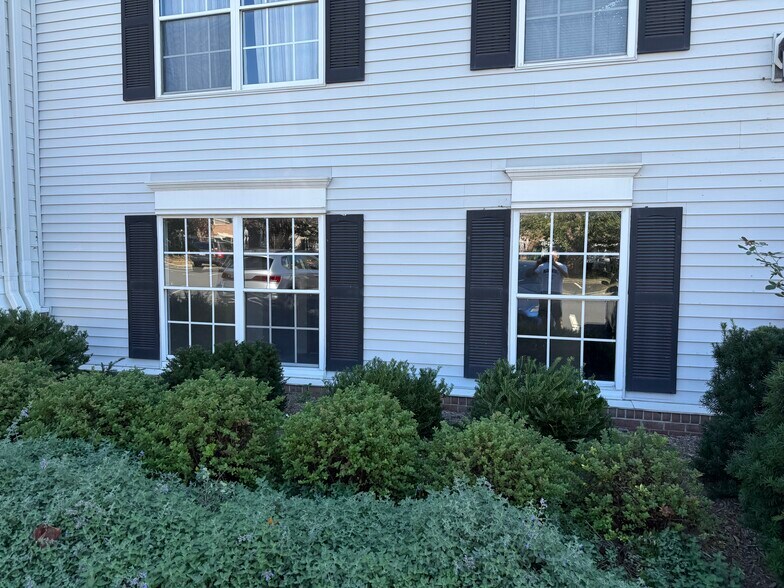 Building Photo - 114 Fort Evans Rd NE