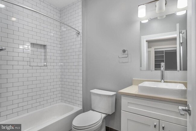 Building Photo - 1310 Riggs St NW