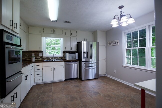 Building Photo - 3328 Mountain Hollow Dr