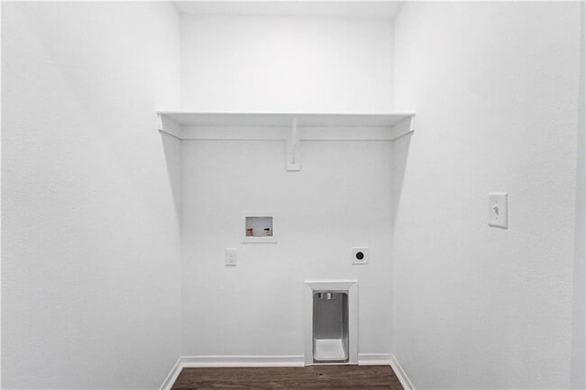 Building Photo - 6607 SW Devotion Ave