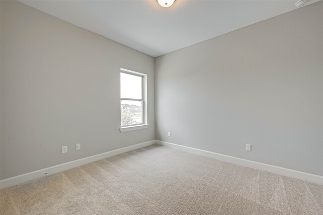 Building Photo - 10707 Deer Path Dr