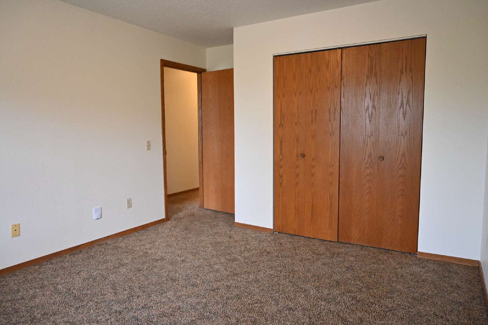 Building Photo - 1409 River View Ave