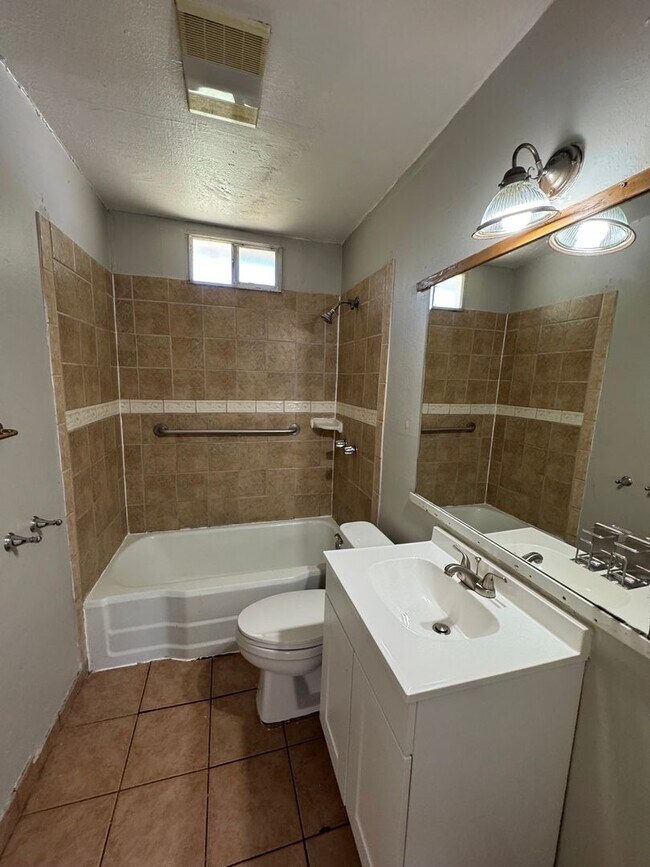 Building Photo - 3624 N 23rd St