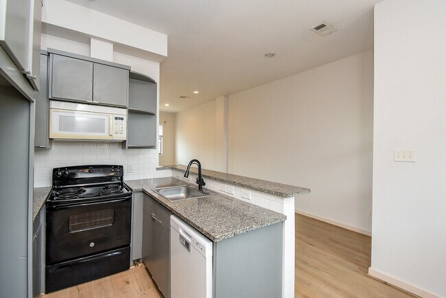 Building Photo - 4106 McKinney St