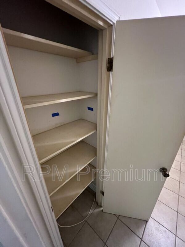 Building Photo - 8823 Cefalu Dr