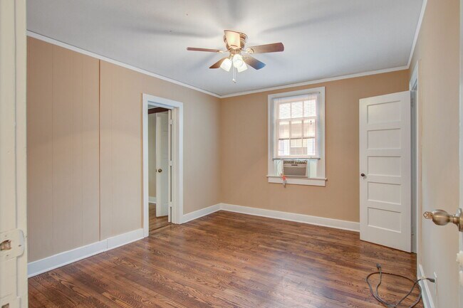 Building Photo - 15 Addlestone Ave