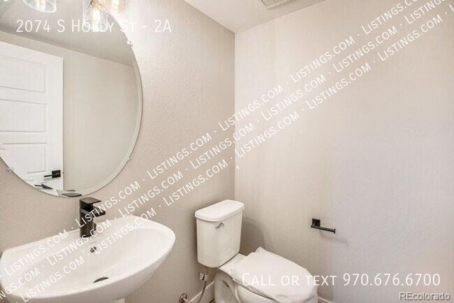 Building Photo - 2074 S Holly St