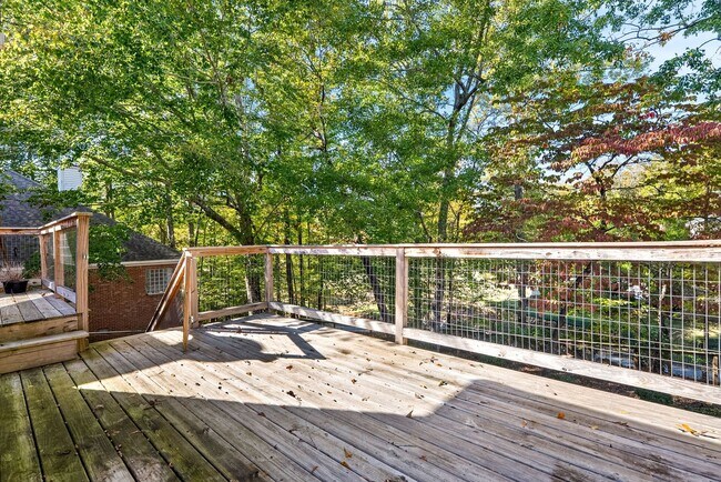 Building Photo - 1902 Hillbrook Cir