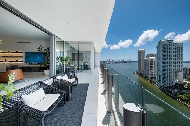 Building Photo - 300 Biscayne Blvd Way