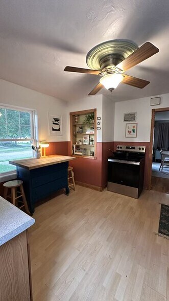 kitchen - 1709 Northfield Pl
