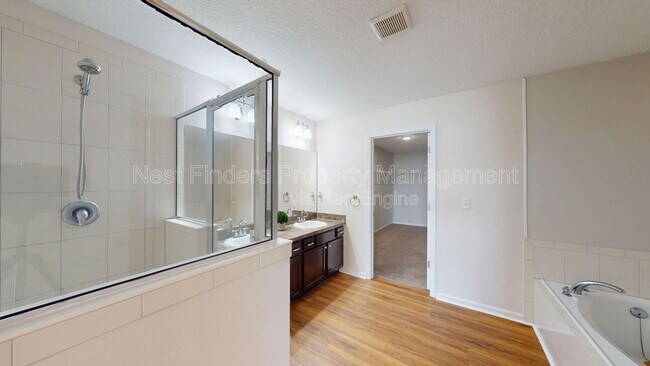 Building Photo - 5000 Magnolia Valley Dr