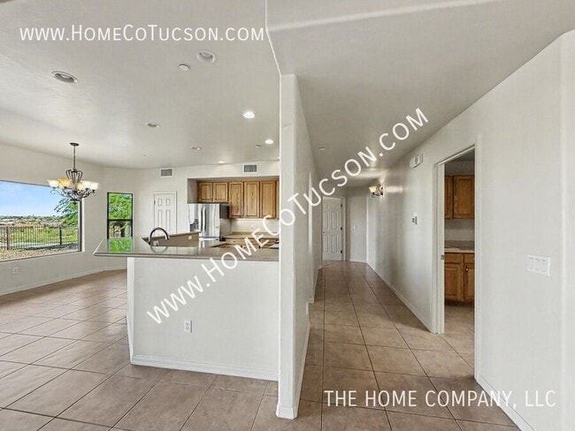 Building Photo - 5544 N Palo Verde Vista Pl