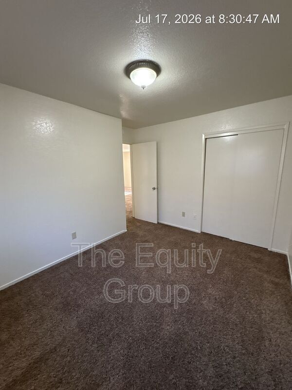 Building Photo - 1577 E Cross Ave