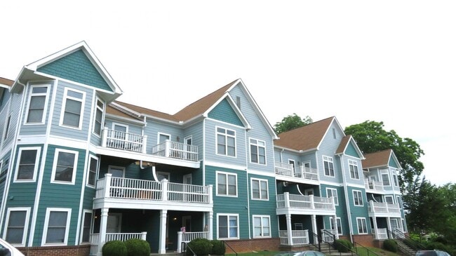 Building Photo - Laurel Station - 3BR/2BA Condo in Fort Sanders available for FALL 2026! Rent includes TWO assigne...