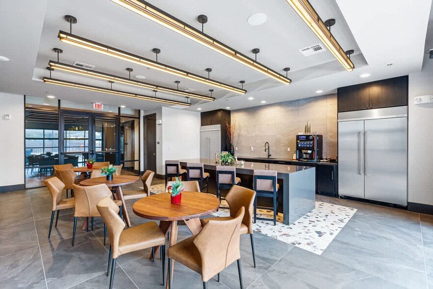 Building Photo - 9127 Research Blvd