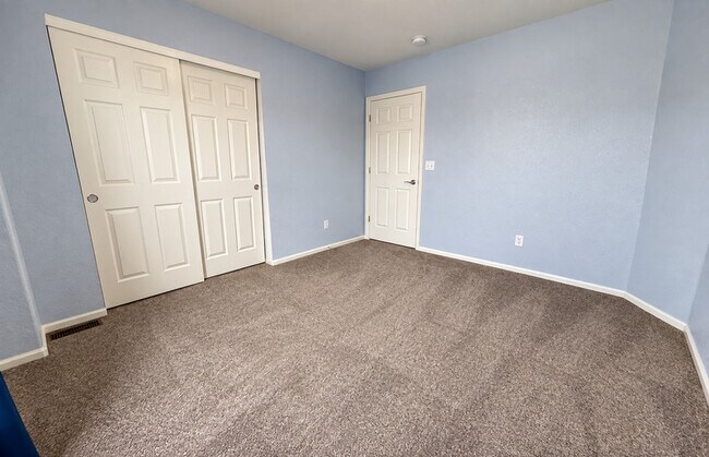 Building Photo - 15377 E 101st Pl