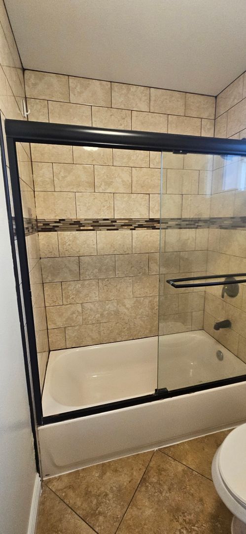 Building Photo - 75(611)