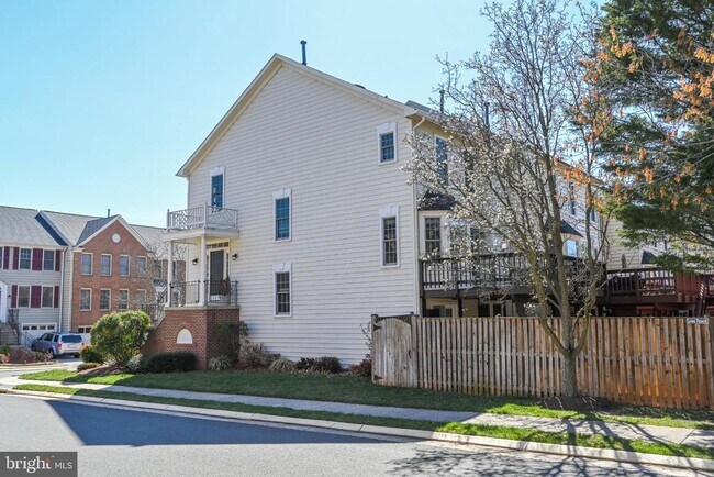 Building Photo - 12700 Dogwood Hills Ln