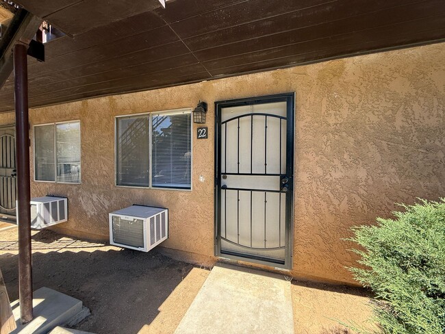 Building Photo - 524 E Ave Q-12