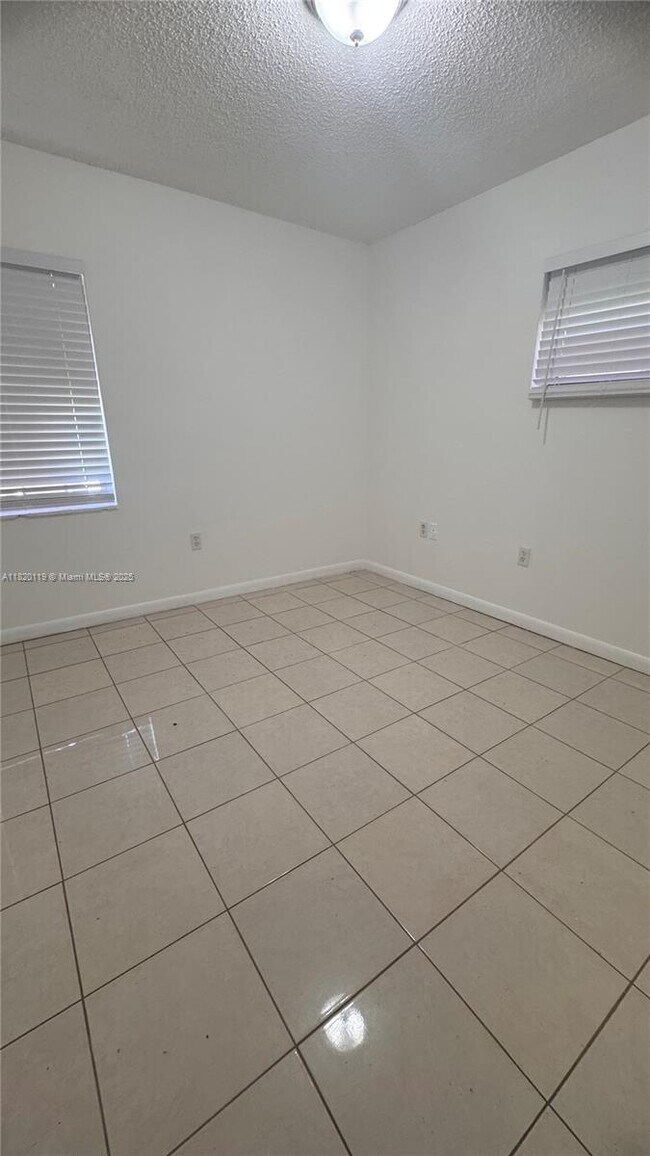 Building Photo - 20450 NW 29th Pl