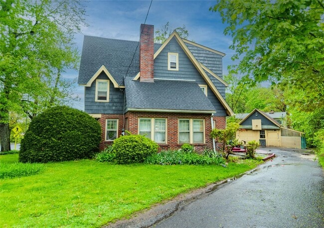 Primary Photo - 38 Plattekill Ave