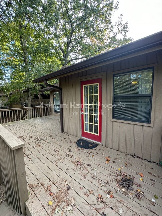 Building Photo - 1804 Pine Tree Dr