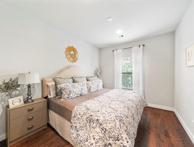 Building Photo - 1309 Laird St