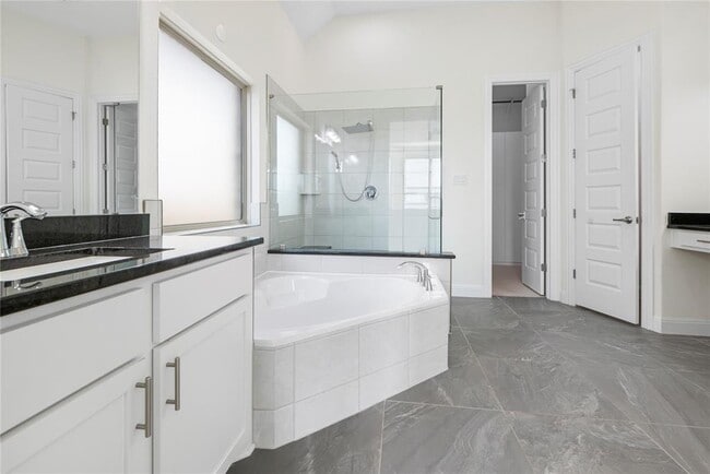 Building Photo - 1105 Malibar Ln