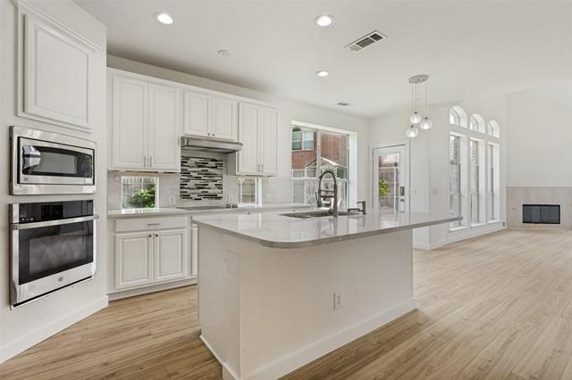 Building Photo - 11160 Silver Horn Dr