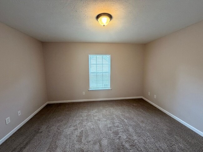 Building Photo - Available Immediately – Beautiful 3 Bedroom, 2.5 Bath Home with Bonus Room in Belmont!