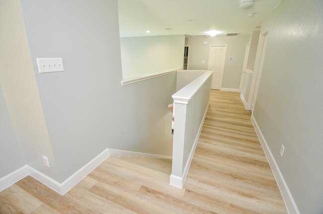Building Photo - 2103 Orchard Frost Dr