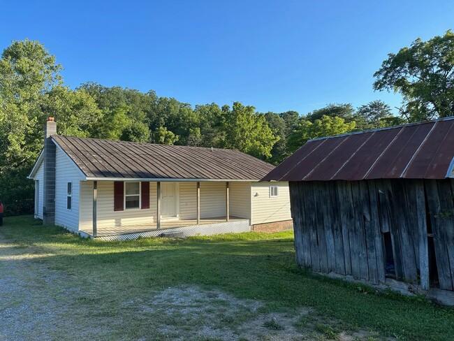 Building Photo - 2 or 3 Bedroom / 1 Bath   Chuckey, TN