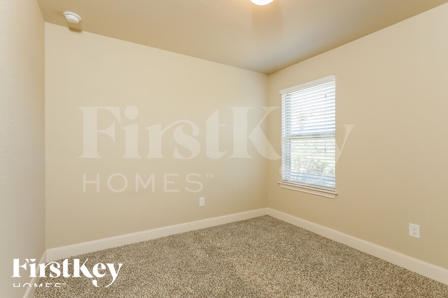 Building Photo - 4011 Anton Dr