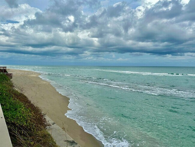 Building Photo - 5420 N Ocean Dr