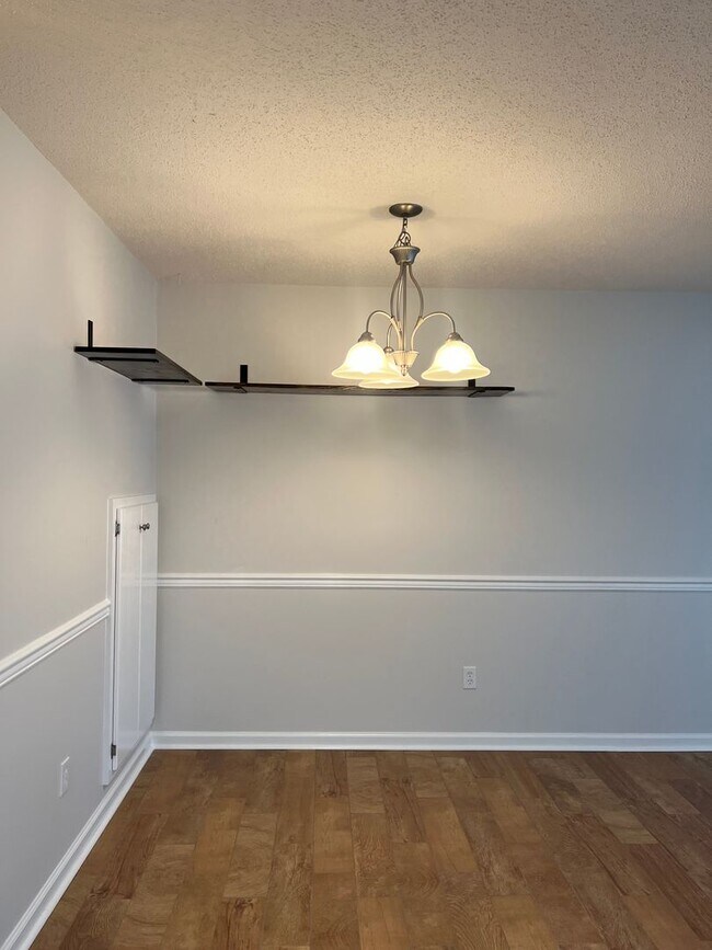 Building Photo - 105 Winthrope Ln