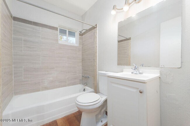 Building Photo - 239 E 16th St