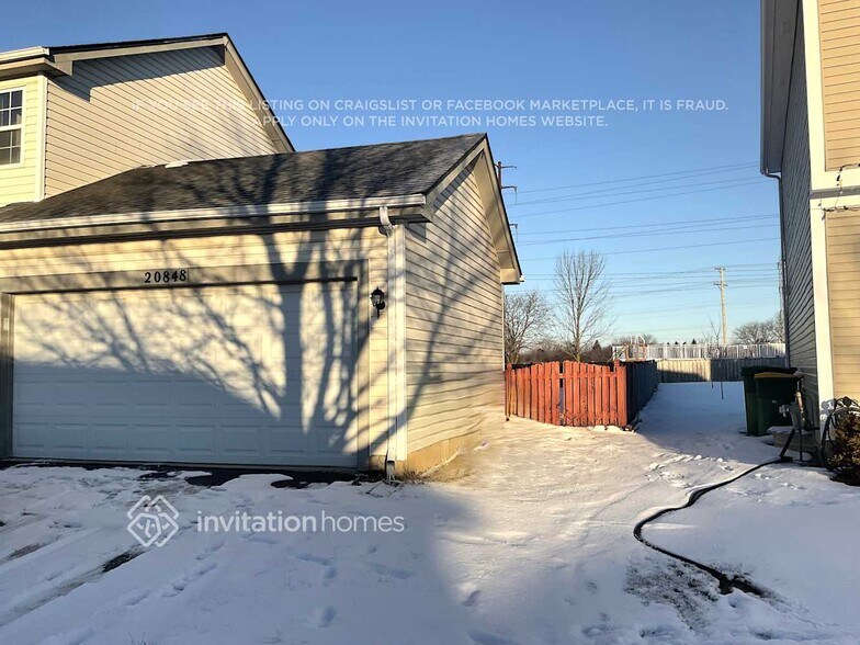 Building Photo - 20848 W Aspen Ct